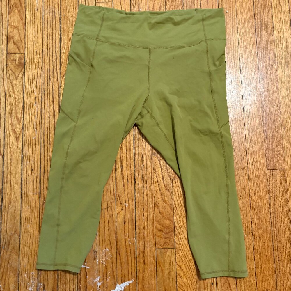 Fabletics cropped leggings with pockets